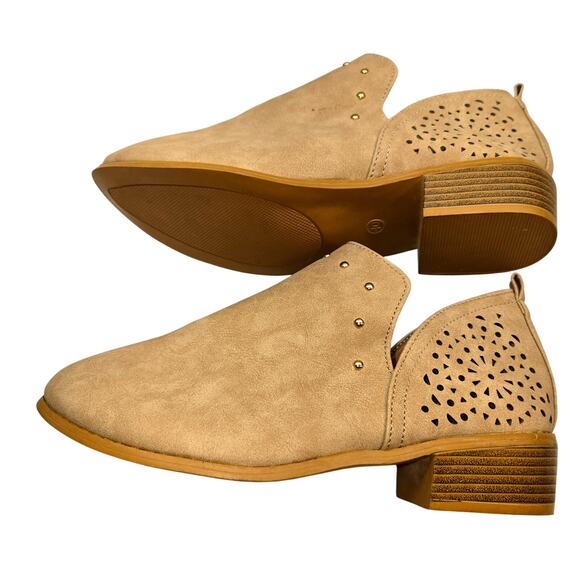 NWOT 9.5 Women's Brown Flat Shoe Boot Closed Toe New Without Box 9 1/2 - Picture 1 of 6